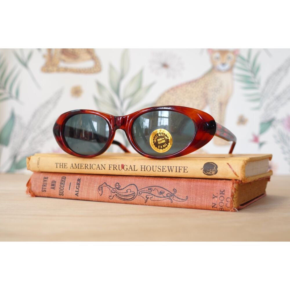 Vintage 1980s Cat Eye Sunglasses Korea rockabilly Pin Up Festival Y2K Style NOS